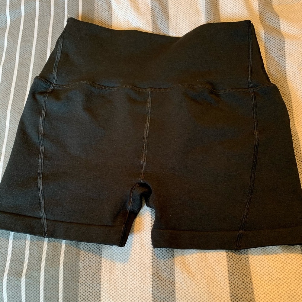 Alphalete revival shorts R6 black Small